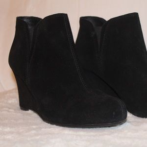 Black booties size 8!!